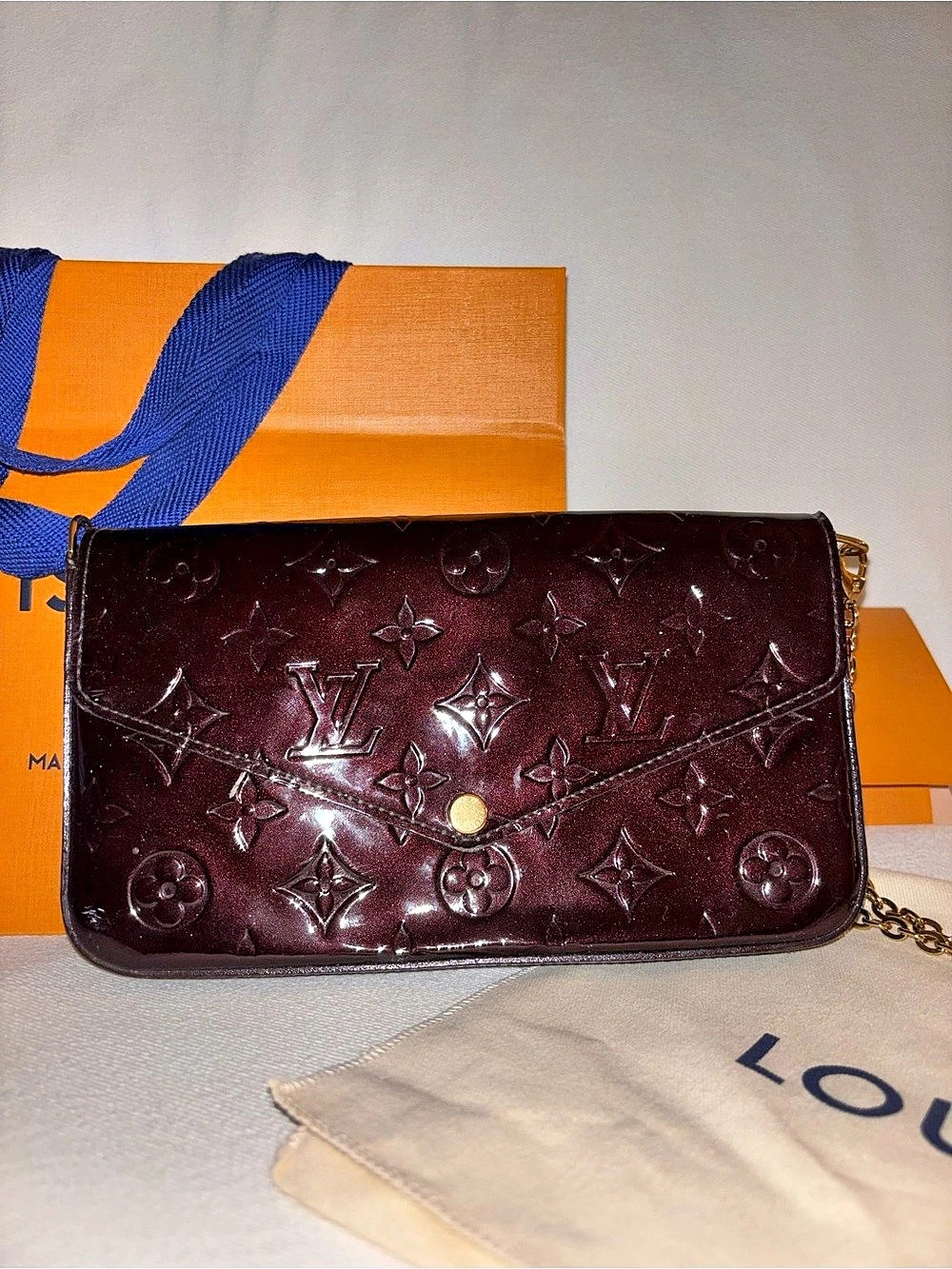 Louis Vuitton Pochette Felicie Monogram Chain Clutch in Amarante